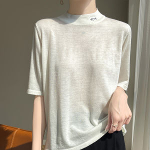 เสื้อยืดคอตั้งทรงหลวมสำหรับผู้หญิง ผ้าถักนิตติ้งผสมขนสัตว์ แขนสั้น ปักลาย สีพื้น ทรงหลวม ทรงปกติ ฤดูใบไม้ผลิ 2025