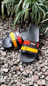 Ruuf - 2129 SS Slide Sandal Pria Wanita - White/Black Combination