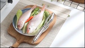 Elite Kitchen - Stainless Steel Fish Scales Scraping Graters Remover Fish Cleaning Skinner Peeler Scraper Kitchen Gadget