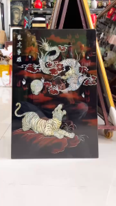 Tranh sơn mài Thanh Bình Lê- LONG TRANH HỔ ĐẤU size 40x60 cm khảm cừ chìm cao cấp