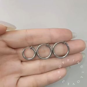 🇲🇾1/2pcs Fake earring Titanium steel hypoallergenic round ear clip earrings men women (do not fade)圆形防过敏耳圈耳夹