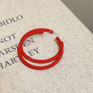 ต่างหูรูปวงกลมสีม่วงหวานและเท่สำหรับผู้หญิง ต่างหูรูปวงกลมขนาดใหญ่ทำให้ใบหน้าดูเล็ก ต่างหูแฟชั่น ต่างหูแบบห่วง