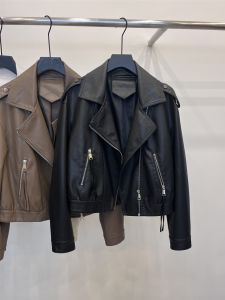 แจ็คเก็ตหนัง PU สีดำ ทรงสั้น ทรงหลวม สำหรับผู้หญิง ฤดูใบไม้ผลิและฤดูใบไม้ร่วง เสื้อคลุมกันหนาวแบบสวมหัว แจ็คเก็ตมอเตอร์ไซค์