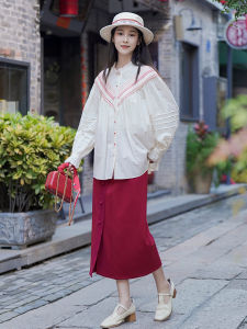 กระโปรงทรงเอเอวสูงสีแดง กระโปรงทรงเอยาวปานกลาง กระโปรงทรงเอผ้าผสมโพลีเอสเตอร์และไนลอน ทรงเข้ารูป ทรงเข้ารูป กระโปรงสั้น