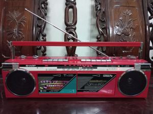 Cassette Sharp QT-Y1còn mới tinh sơn xi bóng lưỡng zin nguyên bản.