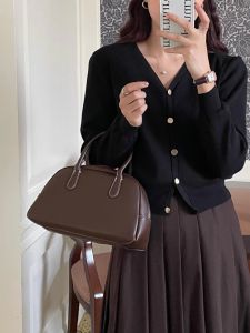 เสื้อคาร์ดิแกนถักคอวีสีดำสไตล์ฝรั่งเศสสำหรับผู้หญิง เสื้อคลุมบาง ทรงเข้ารูป แขนยาว ปกติ ฤดูใบไม้ร่วง/ฤดูหนาว