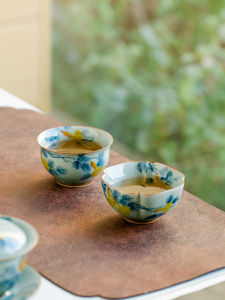 Hand-Painted Gourd Tea Cup Chinese Style Ceramic Tea Set Fragrance Cup Ice Glaze Gongfu Tea Drinking Cup Dehua Origin