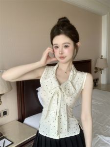 GUZILIAN | เสื้อเชิ้ตแขนกุดลายจุดสไตล์ฝรั่งเศสสำหรับผู้หญิงในช่วงฤดูร้อน ดีไซน์โบว์ผีเสื้อหวานๆ ทรงสลิมฟิต เสื้อเชิ้ตทรงสลิมฟิต