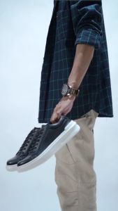 NAZ DEO - Sepatu Sneakers Pria NAZ Kasual Premium Hitam Polos Sepatu Kets Pria 100% LOKAL