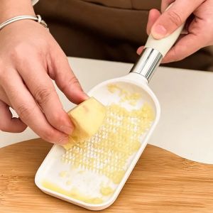 Ginger Garlic Manual Grinder Plastics Grater Plate for Onion Cheese Lemon Chocolate Kitchen Vegetables Fruits Grinding Tools
