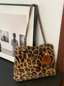 Fall and Winter 2024 Plush Women's Bag New Arrival Fashion Chain Casual Leopard Print Soft Shoulder Bag Easiest for Match Underarm Tote Bag