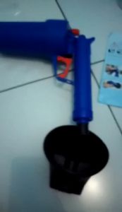 Sikat Kamar Mandi & Pompa WC Tersumbat