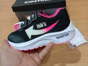 Sepatu Sekolah Anak Perempuan Sepatu Warna Hitam Murah Tali Perekat Rekat Kecil Tanggung Umur 6-10 Tahun PAUD TK SD SMP SMA Kelas 1 2 3 4 5 6 7 8 9 0-KIDZTUBS1131040824