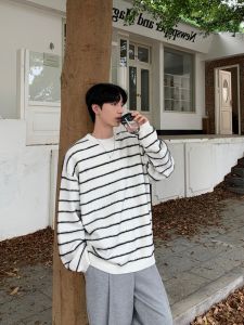 เสื้อสเวตเตอร์ถักลายทางสีดำขาวหลวมๆ สำหรับผู้ชาย ฤดูใบไม้ร่วง/ฤดูหนาว สไตล์เกาหลี เสื้อคลุมกันหนาวแบบสวมหัวแขนยาว แฟชั่น