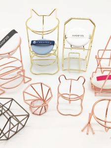 Three-Layer Metal Beauty Blender Stand Drying Holder Anti-Dust Mold Proof Cushion Puff Base Bracket Facial Makeup Tool