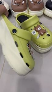 L รองเท้าเสริมส้น สูง 7 เซนติเมตร รองเท้าแฟชั่นรองเท้าเปิดส้น รองเท้าหัวปิด รองเท้าหัวโตผู้หญิง ลายผีเสื้อ BE 7715 -1 สี ขาว ครีม เขียว ดำ ขนาด  36-41