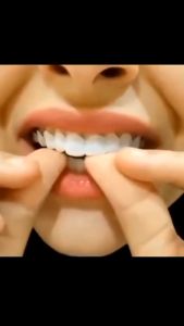 Gigi Palsu Instan 1 Set Atas Bawah Siap Pakai Tinggal Lepas Pasang Penutup Ompong | Source Project