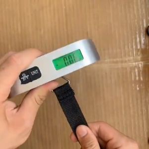 Portable Scale 50KG / 110LB Electronic Digital Luggage Scale Travel Weighing Hanging Scales (included battery)