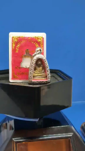 (Most Efficacious Wealth/Money Attraction Holy ItemLp Ngern Wealthy Buddha RoopLor Phim Ngern Amantat (永远的财富)(Ngern in Thai mean Money)BE 2563 Wat Bueng Narang 大名鼎鼎全泰第一财佛之稱龙婆艮(龍婆銀)永远的财富小立樽(老铜制作)已包好花边不锈钢佛牌壳附原装庙盒佛历2563