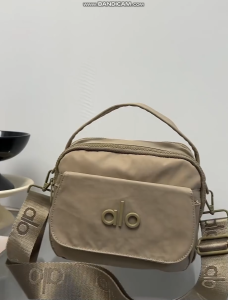Alo Minimalist Camera Bag Style Crossbody Bag Water-resistant Yoga Sports Shoulder Bag for Work & Gym