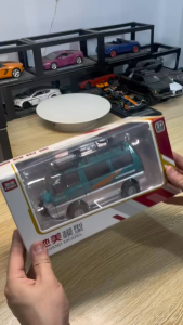 Mô Hình Xe Ôtô Kim Loại 1/24 Siêu Xe MITSUBISHI DELICA STAR WAGON Dùng Để Trưng Bày Bàn Làm Việc