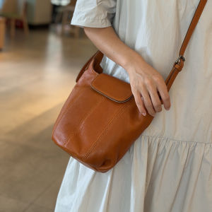BeeGreen Women Genuine Leather Shoulder Bag Fashion Bucket Bag Minimalist Commuter Bag High Quality Daily Small Sling Bag