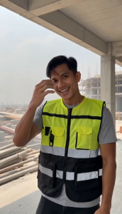 REMAX REFLECTIVE SAFETY VEST (POCKETS ZIPPER FRONT)