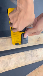 DEWALT เครื่องยิงแม็ก 5 in 1 รุ่น DWHT0-TR510