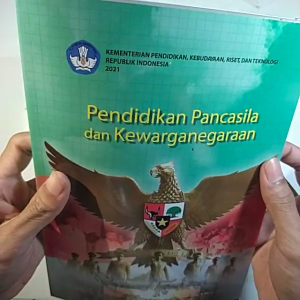 Buku Pelajaran PKN Kelas 10 SMA/SMK Kurikulum Merdeka Belajar Mengajar Baru Kurmer / Buku Paket Siswa Mata Pelajaran Mapel PPKN Pendidikan Pancasila dan Kewarganegaraan kls 1 X Kumer K21 2021 / Buku Untuk Anak Murid Sekolah Penggerak Penerbit Kemendikbud