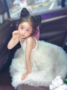 High-end Neck-draping Princess Dress White Swan