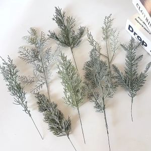 Cây thông giả mini lá thông giả lá tùng lá kim giống thật 99% kích thước 31CM được dùng làm trang trí giáng sinh noel phụ kiện decor chụp hình siêu xinh.