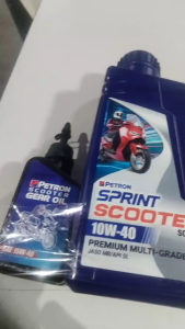 PETRON SPRNT SCOOLTER OIL SC40010W-40 WITH FREE GEAR OIL