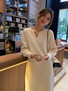 Đầm Dệt Kim Kiểu Pháp Cỡ Lớn Cho Nữ Mùa Đông Dáng Rộng Thoải Mái Tôn Dáng Dài Tay Cổ Chữ V Váy Len Cơ Bản