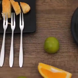 Garpu Bento Buah Bahan Stainless Tebal Fruits Fork
