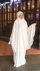 Mukena Mukenah Dagu Nadia Crinkle: Desain Hijab Modern & Nyaman