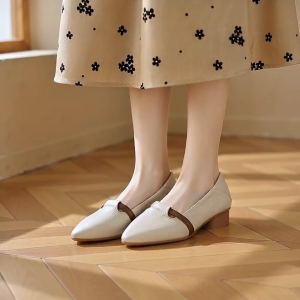 Women’s French-style color-block shoes pointed toe Spring/Autumn 2026 soft leather chunky heel open-toe design easy to put on/wear suitable for office and everyday wear gentle design for older adults