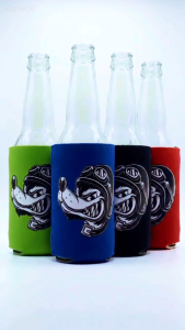 Neoprene beer bottle koozies with cartoon dog and skull high quality prints. Fits standard beer bottles. Ideal for casual gatherings.
