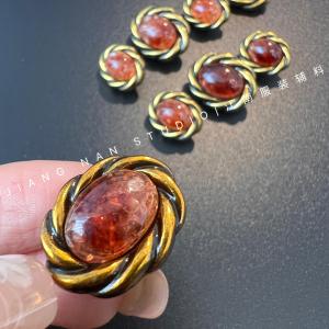 กระดุมโลหะสไตล์ฝรั่งเศสย้อนยุคพร้อมขอบบิด เสื้อโค้ท เสื้อสูทผ้าขนสัตว์ระดับไฮเอนด์ เครื่องประดับตกแต่งระดับไฮเอนด์