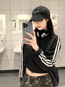 เสื้อแจ็คเก็ตคอตั้งแขนยาวสไตล์อเมริกันสั้นสำหรับผู้หญิง เสื้อสเวตเตอร์แฟชั่นฤดูใบไม้ร่วง เสื้อผ้าทำงานแบบตรง เส้นใยอื่นๆ 100%