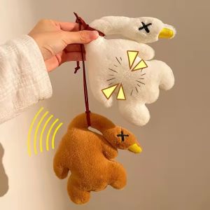 พวงกุญแจรูปเป็ดส่งเสียงดังรูปน่ารัก2ชิ้นพวงกุญแจตุ๊กตายัดนุ่นกระเป๋าเป้สะพายหลังของตกแต่งพวงกุญแจรถของขวัญ