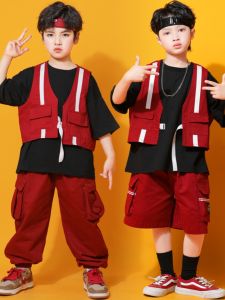 ชุดฮิปฮอปสำหรับเด็กชาย ชุดเต้นรำสตรีท ชุดสามชิ้นสีแดง ผ้าฝ้ายแท้ 100% สำหรับเด็กชาย ชุดการแสดงแฟชั่นฤดูร้อน