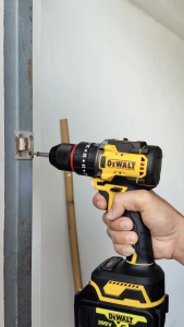 DEWALT สว่านไร้สาย มอเตอร์บัสเลส 399V 3 ระบบ (AAA) สินค้าตรงปก รับประกันคุณภาพ