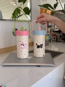 แก้วเก็บอุณหภูมิ แก้วน้ำสแตนเลส กระบอกสแตนเลส เก็บอุณภูมิร้อน - เย็นได้นาน 12 ชม มีฝาปิด 600ML