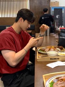 Red Wine Color 400g Heavyweight Cuffed T-Shirt Mens Waist Cinching Shoulder Width Short Sleeve American Style Three Quarter Sleeve