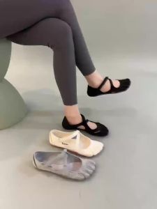 Five Finger Shoes Women Mary Jane Ballet Flats Cross Strap Yoga Sneakers Barefoot Fitness Shoes Lightweight Breathable Walking