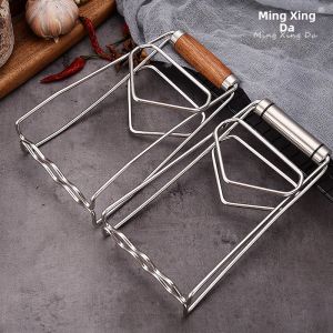 Heat-Resistant Kitchen Tool for Lifting Dishes