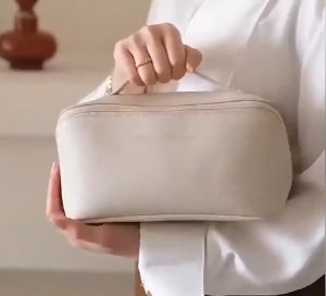 4 Colors Makeup Bag Cosmetic Organizer Large Capacity Travel Handbag Leather Women Portable Waterproof Pouch Toiletry Storage Pillow Bag Makeup Case