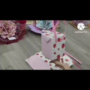 Giftbox Strawberry - Kotak Kado Stroberi - Kotak Sounenir GB011