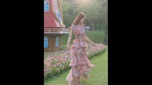 【Free-delivery】 2025 Hepburn style high-end niche Halterneck design temperament thin hanging neck floral dress women