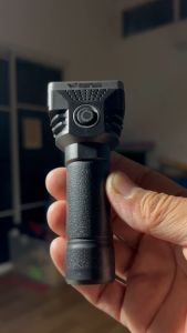 SD-0403A ไฟฉายพลังสูง 6 LED ปรับได้ 4 ระดับ ( LED 6LED4LED2 ไฟกระพริบ) ครอบครุมพื้นที่ 30 ตรม ชนิด มีถ่านชาร์จในตัว 3.7V 18650 1200mAh